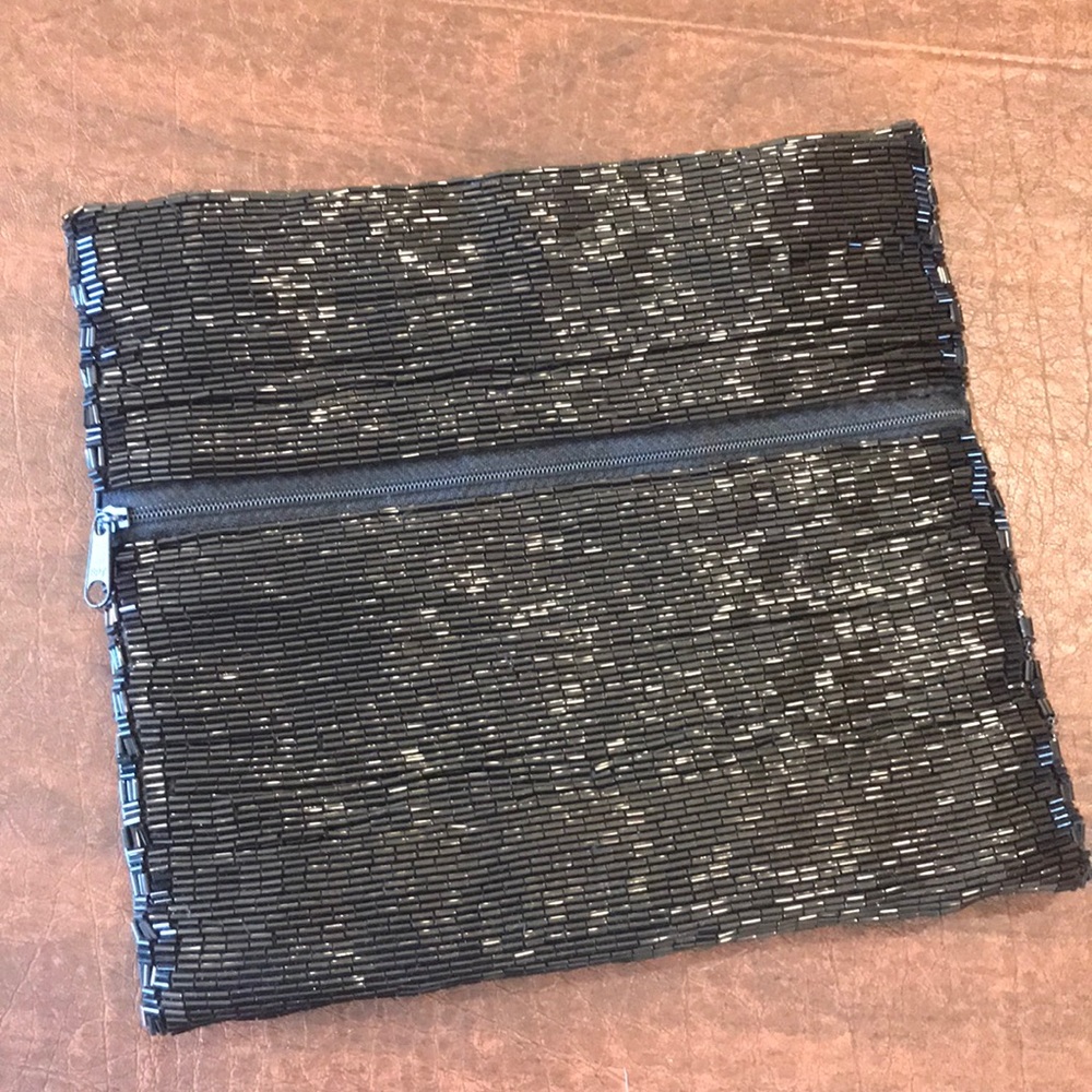 NEW La Regale black sequin beaded fold over clutch - Picture 3 of 7